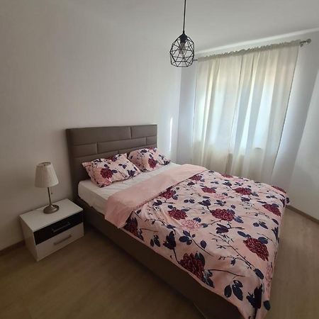Apartmani Emily Pula Exterior foto