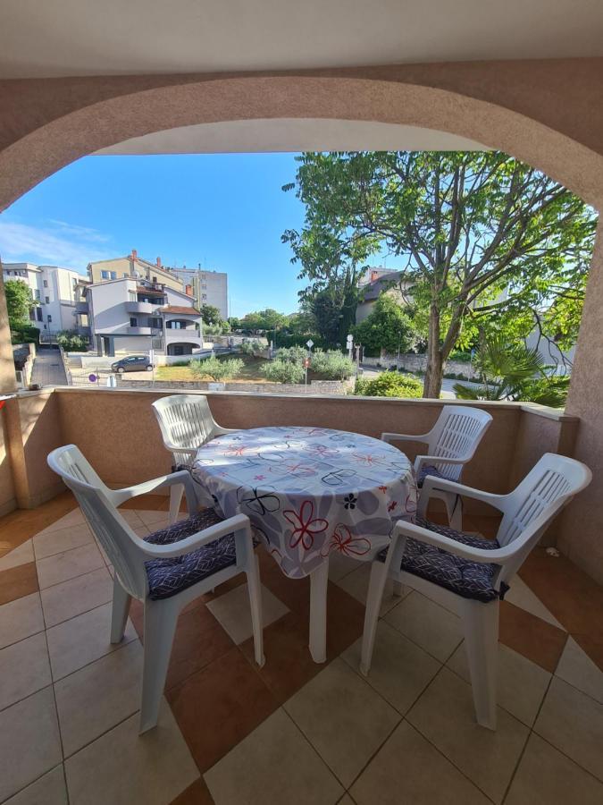 Apartmani Emily Pula Exterior foto