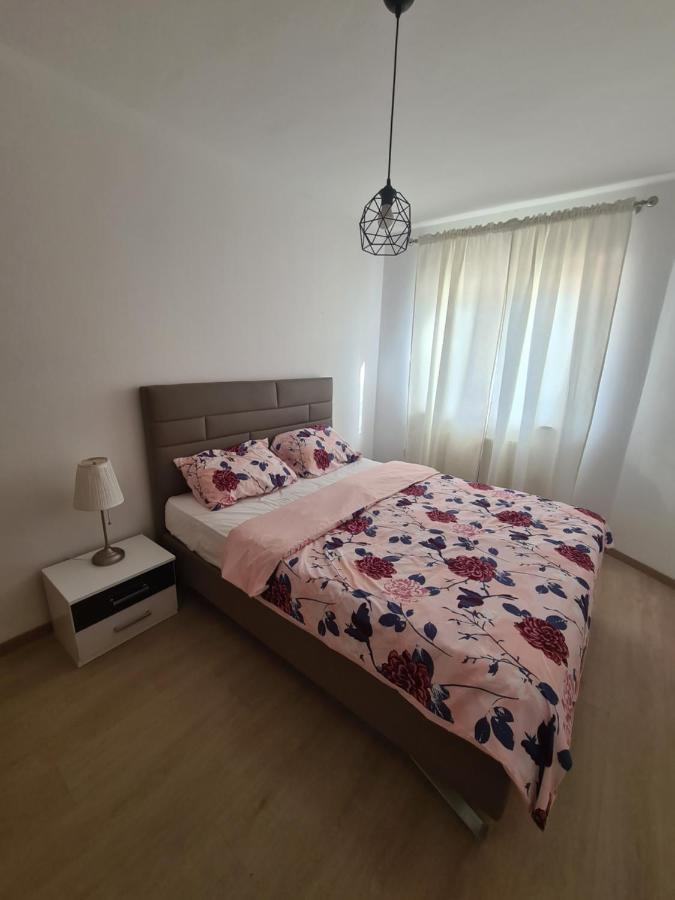 Apartmani Emily Pula Exterior foto