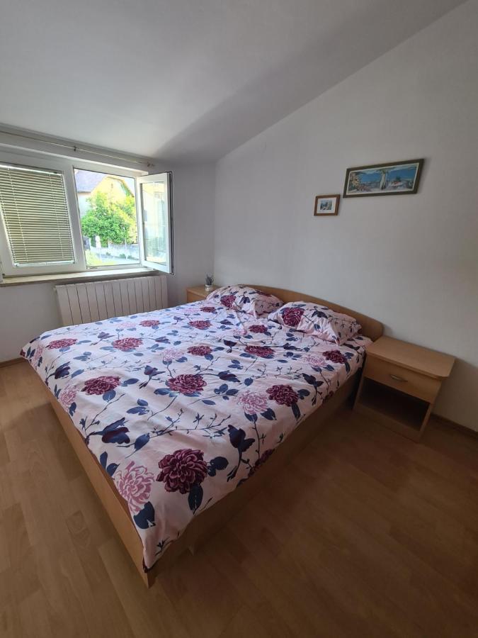 Apartmani Emily Pula Exterior foto